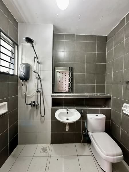 2-storey Terraced House for Rent in Iskandar Puteri (Nusajaya) (Johor) - Yvonne Ng - Bathroom - PropertyGuru.com.my