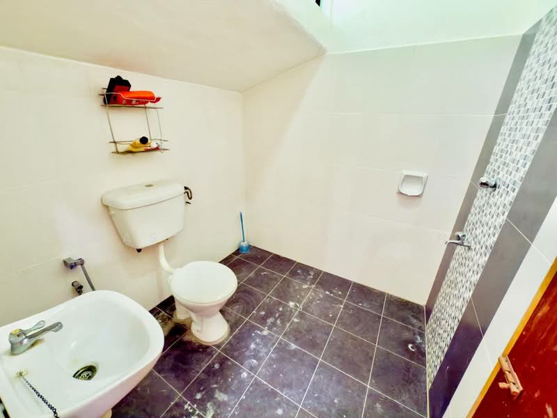 Semi-Detached House for Sale in Cheras (Selangor) - Masnizah Arifin - Bathroom - PropertyGuru.com.my