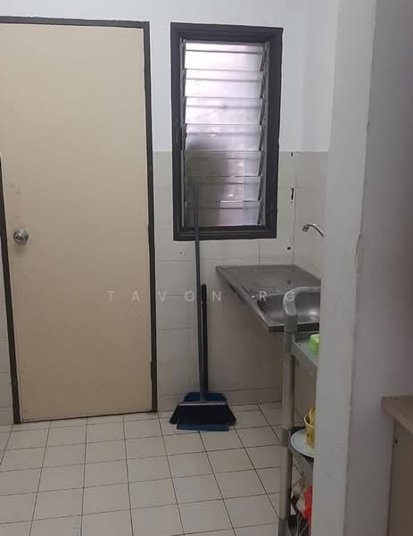 Apartment for Sale at Mandarina Court - Tavon RG - Kitchen - PropertyGuru.com.my