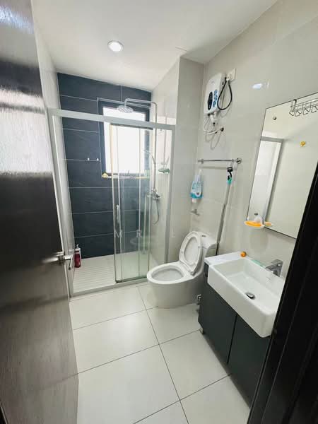 Condominium for Rent at Bay Point @ Country Garden Danga Bay - Mr Lu - Bathroom - PropertyGuru.com.my