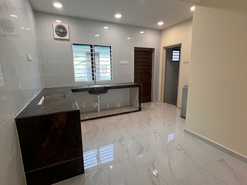1-storey Terraced House for Sale in Bukit Sentosa (Rawang) - Elwin Mah - Kitchen - PropertyGuru.com.my