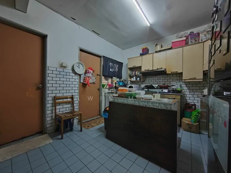 Desa 12 Bandar Country Homes, Rawang untuk Untuk Dijual - RM 355,000, Feb 2026 - Kitchen - PropertyGuru.com.my