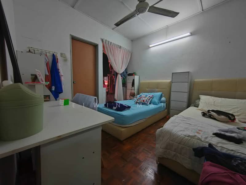 Desa 12 Bandar Country Homes, Rawang untuk Untuk Dijual - RM 355,000, Feb 2026 - Bedroom - PropertyGuru.com.my