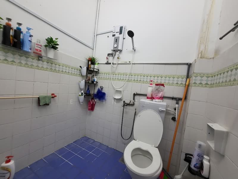 Desa 12 Bandar Country Homes, Rawang untuk Untuk Dijual - RM 360,000, Feb 2026 - Bathroom - PropertyGuru.com.my