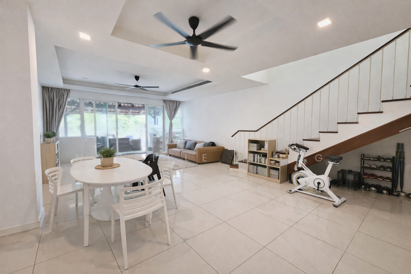 The Mews @ The Glades Putra Heights untuk Untuk Disewa - RM 5,000 /bulan, Feb 2026 - Living Room - PropertyGuru.com.my