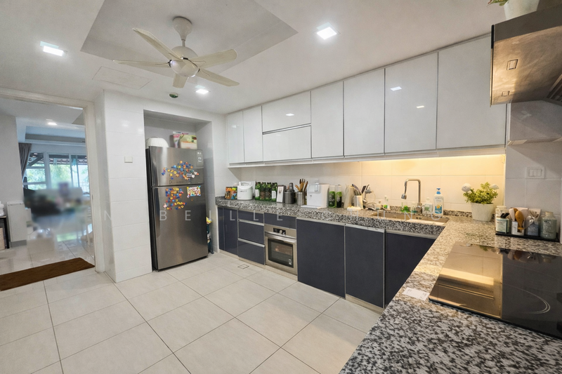 The Mews @ The Glades Putra Heights untuk Untuk Disewa - RM 5,000 /bulan, Feb 2026 - Kitchen - PropertyGuru.com.my