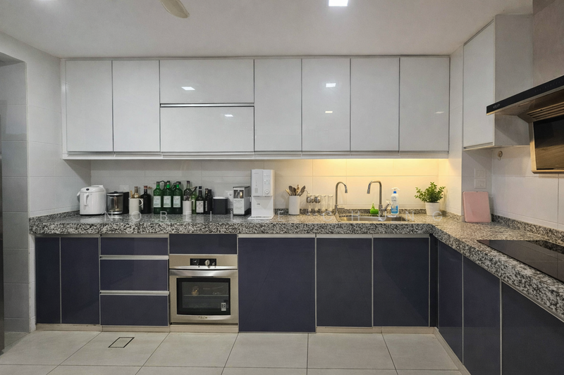 The Mews @ The Glades Putra Heights untuk Untuk Disewa - RM 5,000 /bulan, Feb 2026 - Kitchen - PropertyGuru.com.my