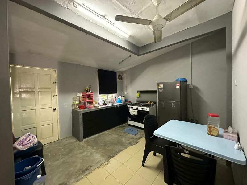 Seksyen 24 Shah Alam untuk Untuk Dijual - RM 420,000, Feb 2026 - Kitchen - PropertyGuru.com.my