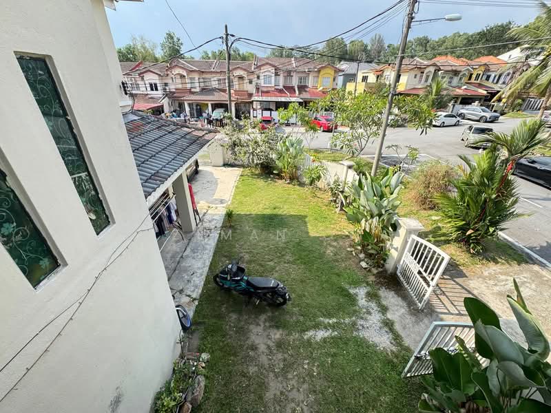 2-storey Terraced House for Sale in Seri Kembangan (Selangor) - Hazeman Omar - Exterior - PropertyGuru.com.my