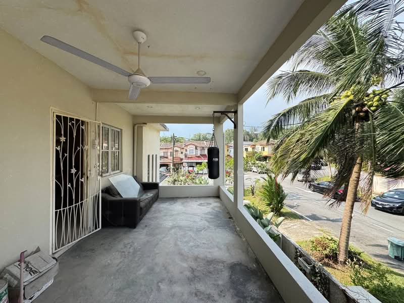 2-storey Terraced House for Sale in Seri Kembangan (Selangor) - Hazeman Omar - Balcony - PropertyGuru.com.my