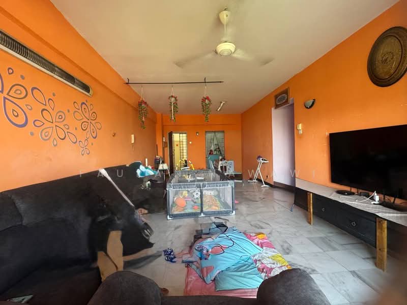 Condominium for Sale at Emerald Hill Condominium - Fauran Nawawi - Living Room - PropertyGuru.com.my