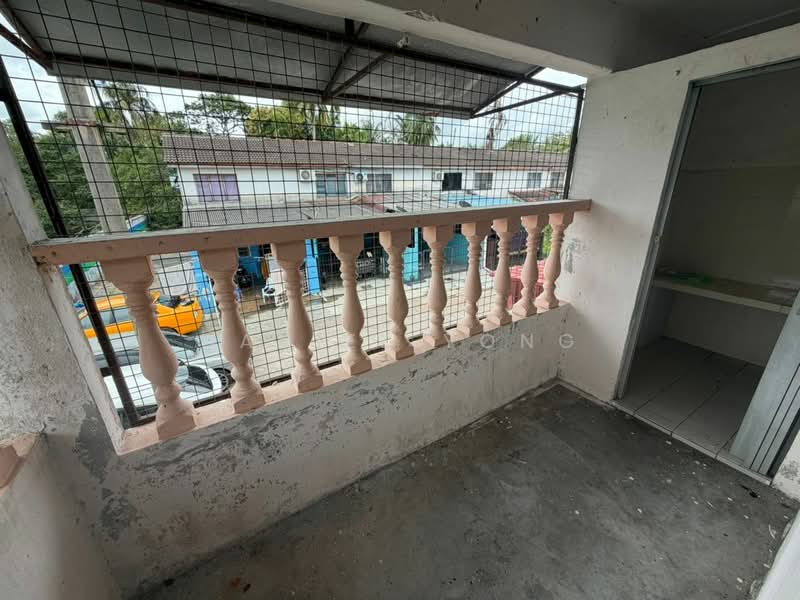 2-storey Terraced House for Sale in Taman Kluang (Kluang) - Daniel Yong - Balcony - PropertyGuru.com.my