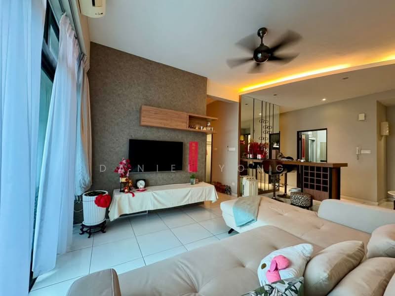Service Residence for Sale at Sky Gardens Residences - Daniel Yong - Living Room - PropertyGuru.com.my