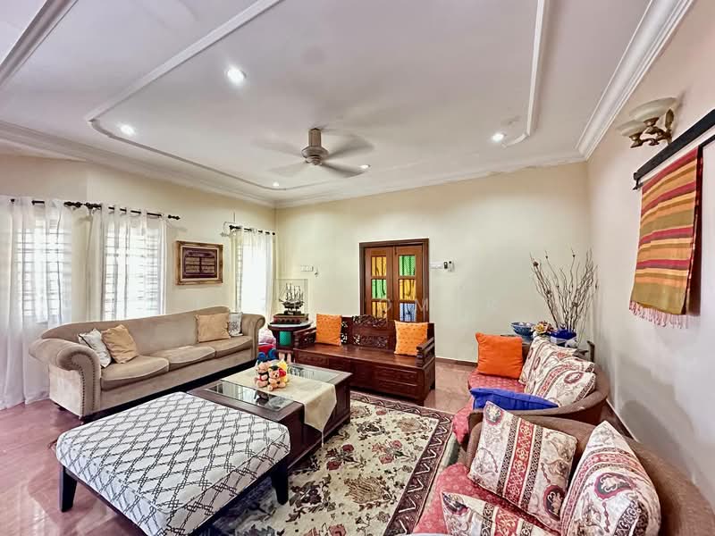 Bungalow for Sale in Kampung Tunku (Petaling Jaya) - Fazri Omar - Living Room - PropertyGuru.com.my