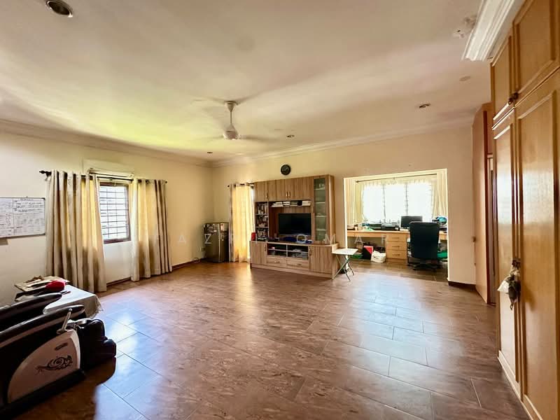 Bungalow for Sale in Kampung Tunku (Petaling Jaya) - Fazri Omar - Living Room - PropertyGuru.com.my