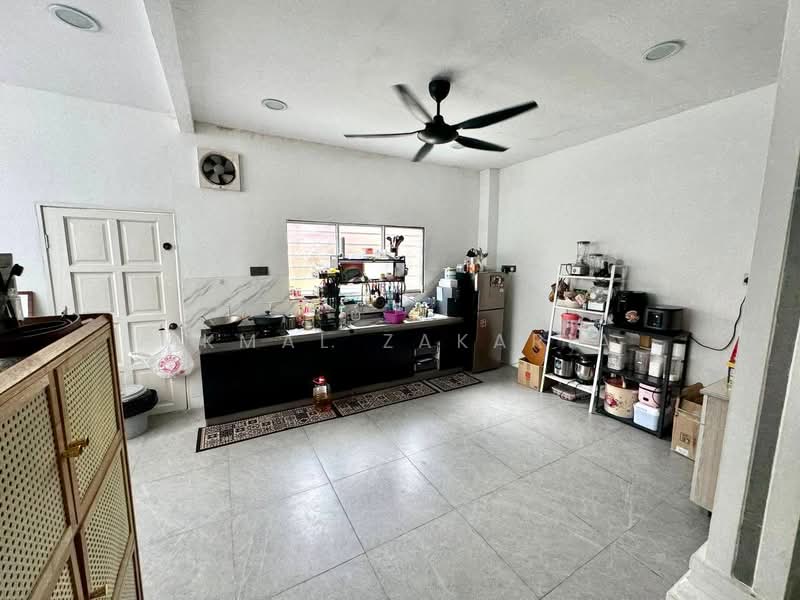 2-storey Terraced House for Sale in Bangi (Selangor) - Akmal Zakaria - Kitchen - PropertyGuru.com.my