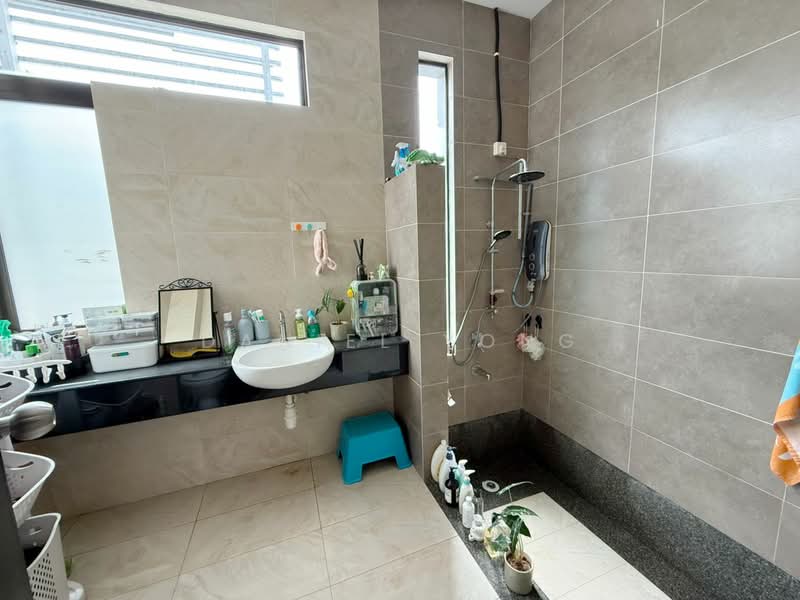 Cluster House for Rent in Taman Adda Heights (Tebrau) - Daniel Yong - Bathroom - PropertyGuru.com.my