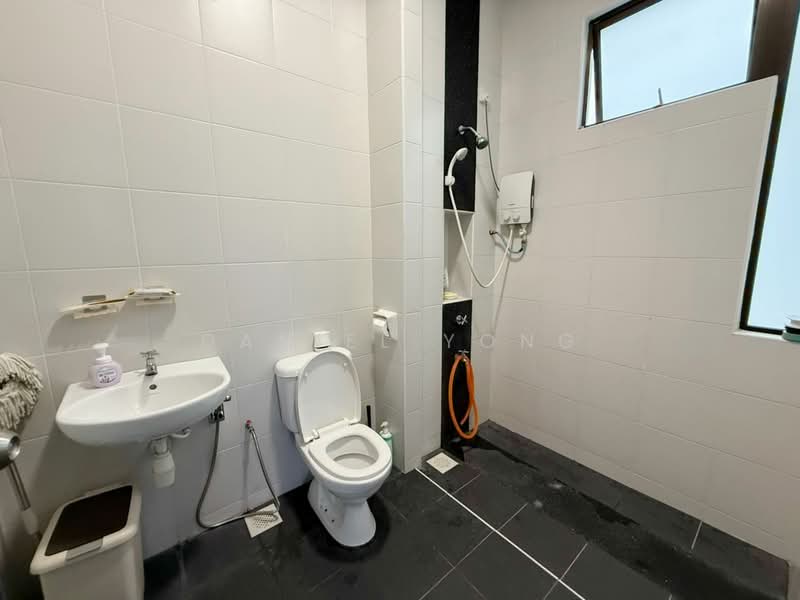 Cluster House for Rent in Taman Adda Heights (Tebrau) - Daniel Yong - Bathroom - PropertyGuru.com.my