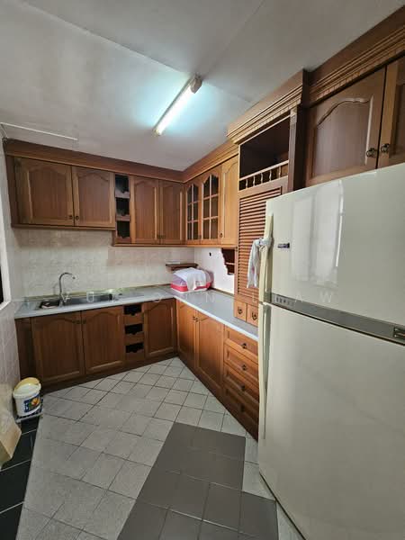 Condominium for Rent at Pearl Tower - Vui Onn Liaw - Kitchen - PropertyGuru.com.my