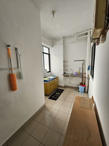 Condominium for Rent at Pearl Tower - Vui Onn Liaw - Kitchen - PropertyGuru.com.my