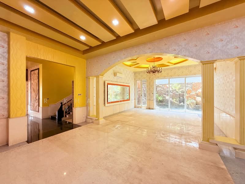 Bungalow for Sale in Country Heights (Kajang) - Sr Khairulnawawi Kamaruddin - Living Room - PropertyGuru.com.my