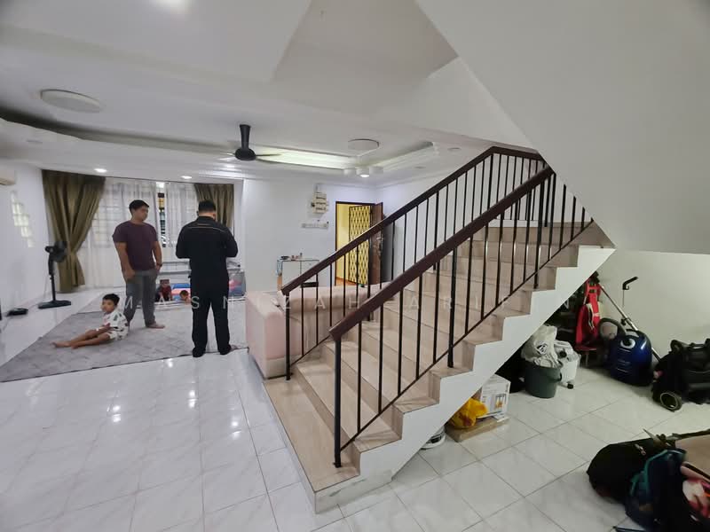 Taman Berjaya, Gombak untuk Untuk Dijual - RM 1,000,000, Feb 2026 - Living Room - PropertyGuru.com.my