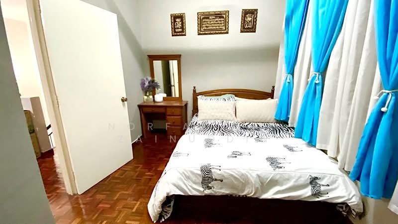 Cluster House for Sale in Sungai Buloh (Selangor) - NORFADILAH ZAINUDDIN - Bedroom - PropertyGuru.com.my