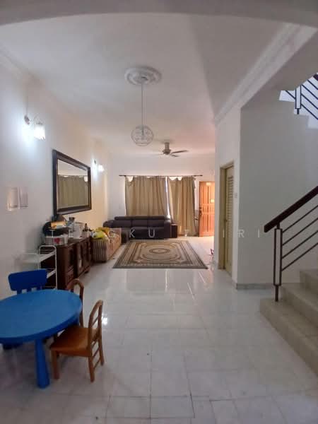 2-storey Terraced House for Sale in Taman Bukit Subang (Shah Alam) - Tengku Zairi - Living Room - PropertyGuru.com.my