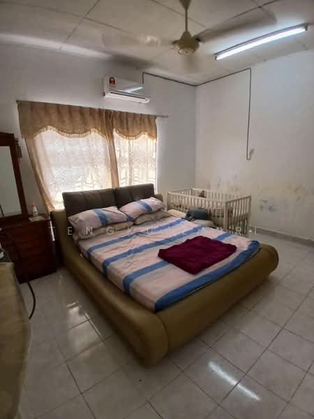 2-storey Terraced House for Sale in Taman Bukit Subang (Shah Alam) - Tengku Zairi - Bedroom - PropertyGuru.com.my