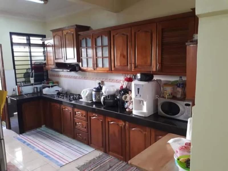 Terraced House for Sale in Taman Bukit Subang (Shah Alam) - Tengku Zairi - Kitchen - PropertyGuru.com.my