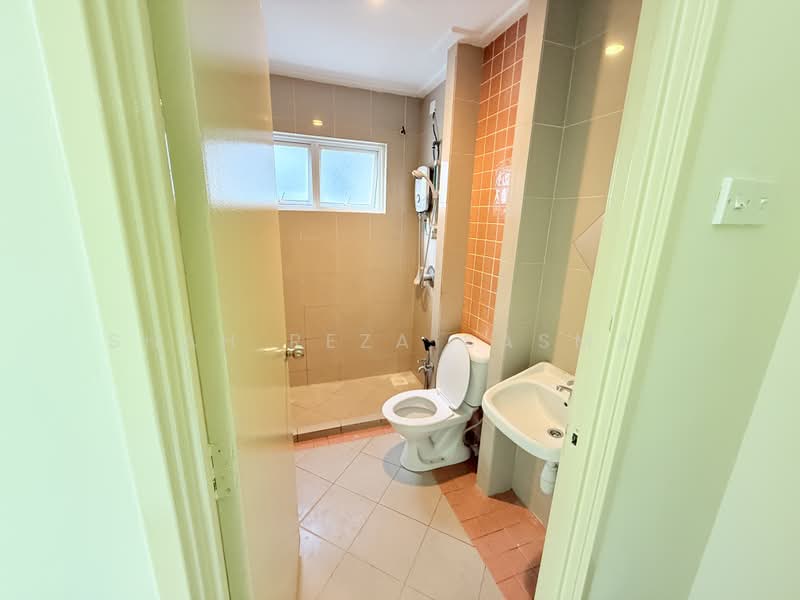 Service Residence for Sale at Desa Impiana - SHAH REZA SASMAT - Bathroom - PropertyGuru.com.my