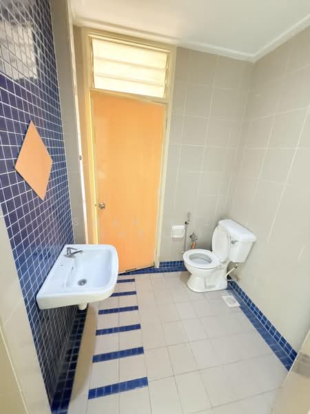 Service Residence for Sale at Desa Impiana - SHAH REZA SASMAT - Bathroom - PropertyGuru.com.my