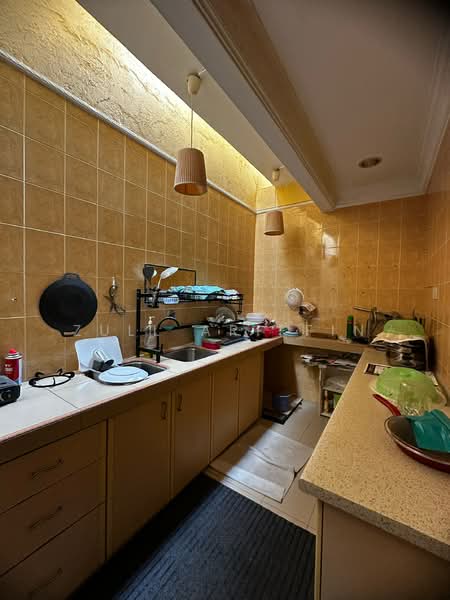 2.5-storey Terraced House for Sale in Taman Setiawangsa (Setiawangsa) - ZULL ARIFFIN - Kitchen - PropertyGuru.com.my