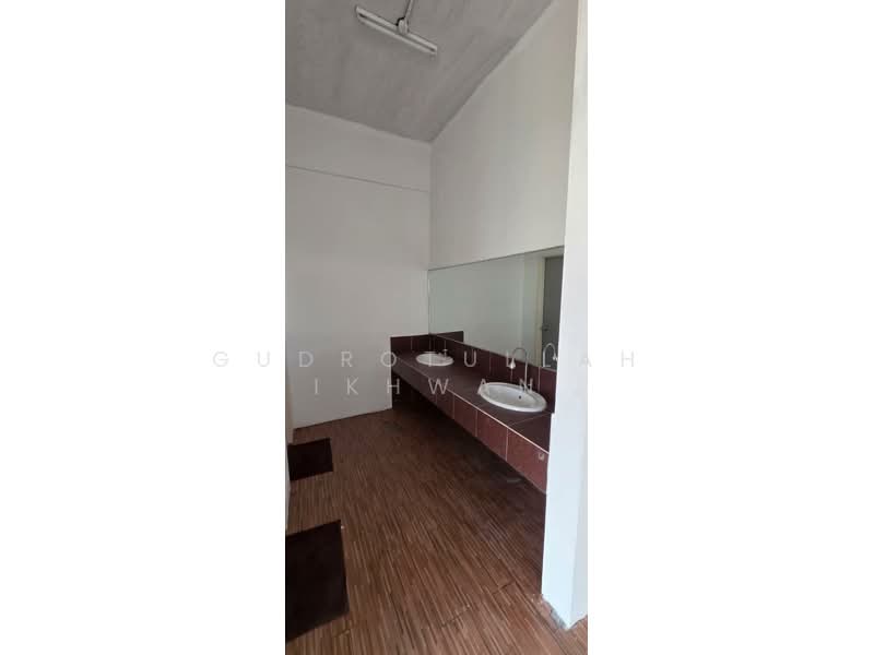 Office for Sale in Bandar Baru Bangi (Selangor) - Gudrotullah Ikhwan - Bathroom - PropertyGuru.com.my