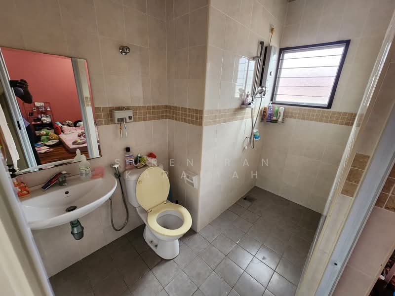 Semi-Detached House for Sale in Setia Alam (Selangor) - Surendran Karapiah - Bathroom - PropertyGuru.com.my