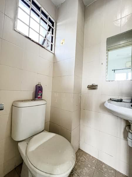 Apartment for Sale at Apartment Alunan Bayu - JUMIDAH (JUE) - Bathroom - PropertyGuru.com.my