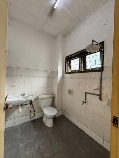 Taman Wawasan untuk Untuk Dijual - RM 720,000, Feb 2026 - Bathroom - PropertyGuru.com.my