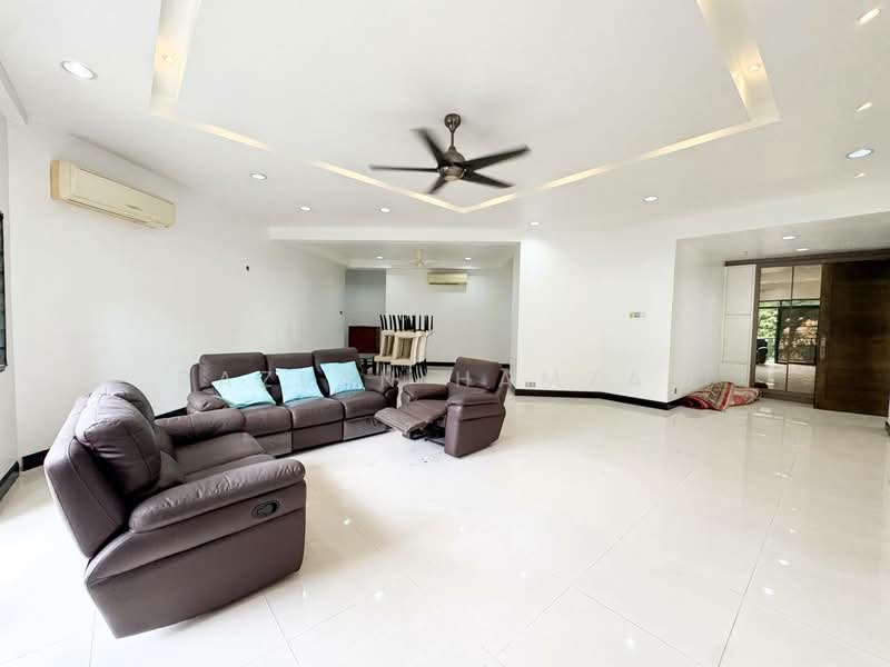 Condominium for Sale at Wickham Manor - Razlan Hamzah - Living Room - PropertyGuru.com.my