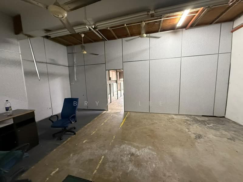 Factory for Rent in Taman Universiti (Skudai) - Bryan Lee - Interior - PropertyGuru.com.my
