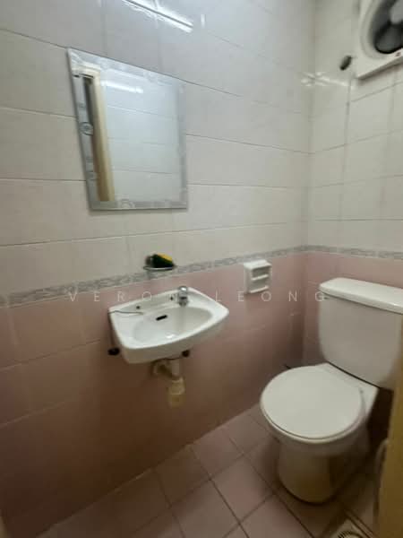Shop / Office for Rent in Subang Jaya (Selangor) - Veron Leong - Bathroom - PropertyGuru.com.my