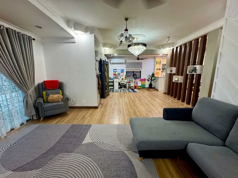 Cluster House for Sale in Sungai Buloh (Selangor) - Nur Hanizah - Living Room - PropertyGuru.com.my