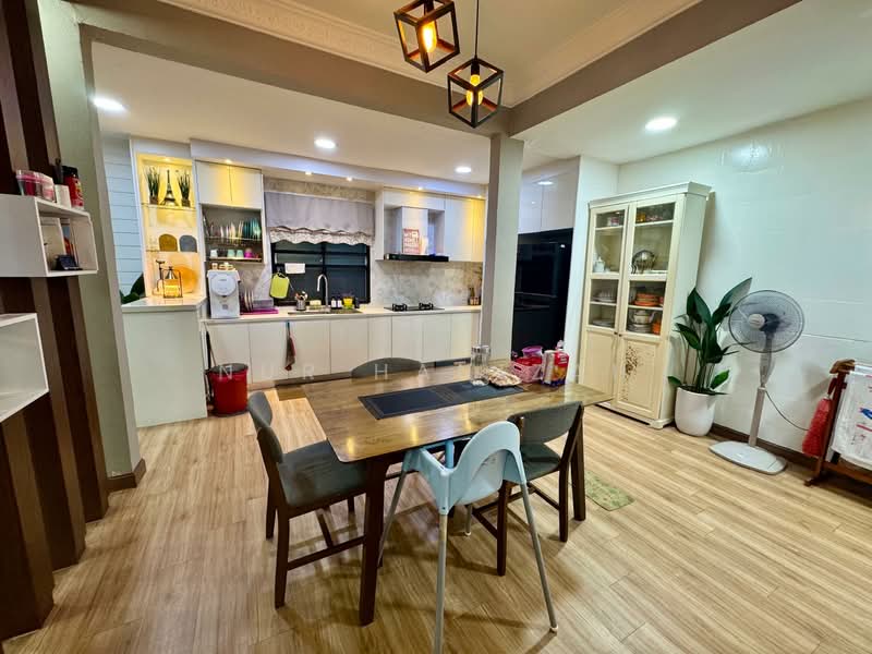 Cluster House for Sale in Sungai Buloh (Selangor) - Nur Hanizah - Kitchen - PropertyGuru.com.my