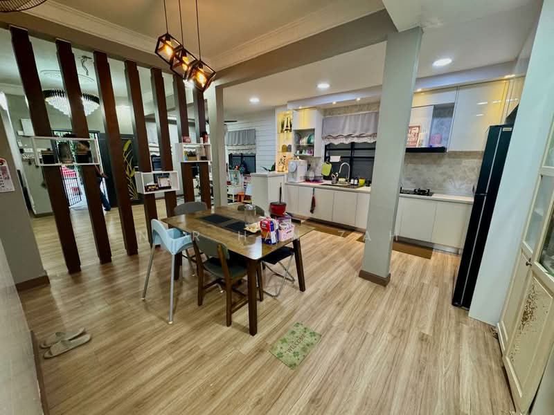 Cluster House for Sale in Sungai Buloh (Selangor) - Nur Hanizah - Dining Room - PropertyGuru.com.my