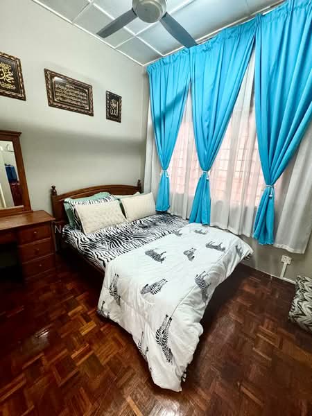 Cluster House for Sale in Sungai Buloh (Selangor) - Nur Hanizah - Bedroom - PropertyGuru.com.my