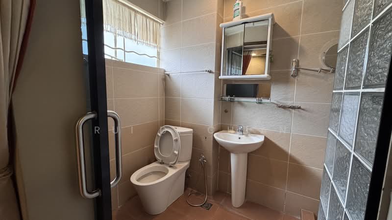 Townhouse for Sale in Kota Kinabalu (Sabah) - Rui Di Chian - Bathroom - PropertyGuru.com.my