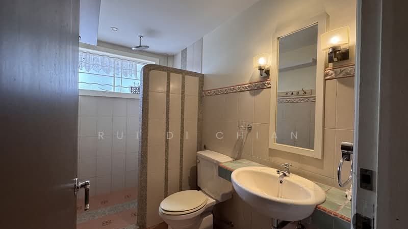 Townhouse for Sale in Kota Kinabalu (Sabah) - Rui Di Chian - Bathroom - PropertyGuru.com.my