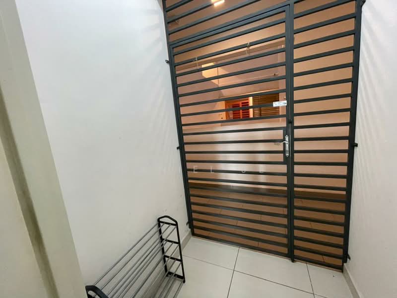 Cristal Serin Residence untuk Untuk Disewa - RM 2,300 /bulan, Feb 2026 - Entrance - PropertyGuru.com.my