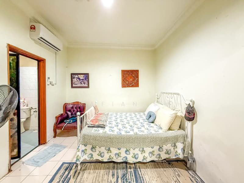 Rumah Berkembar untuk Dijual di Ukay Perdana (Ulu Kelang) - Norafian SMH - Bedroom - PropertyGuru.com.my