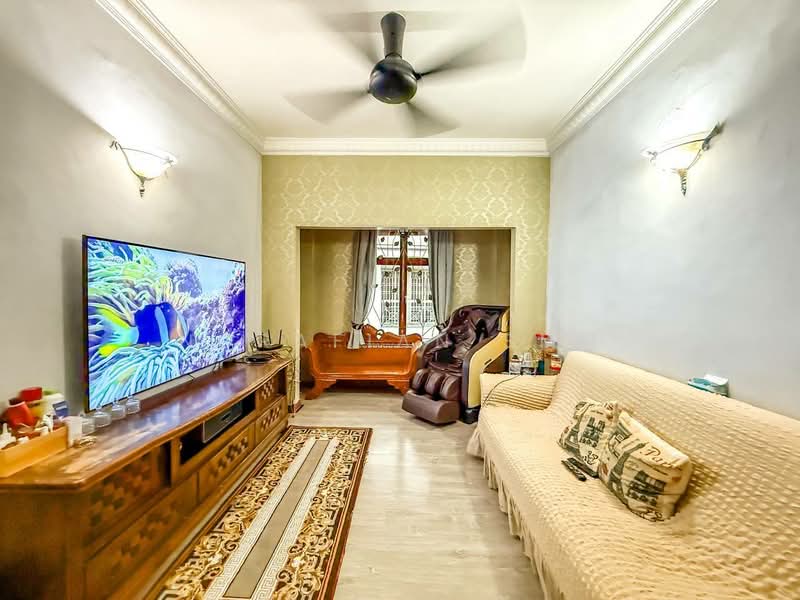 Rumah Berkembar untuk Dijual di Ukay Perdana (Ulu Kelang) - Norafian SMH - Living Room - PropertyGuru.com.my