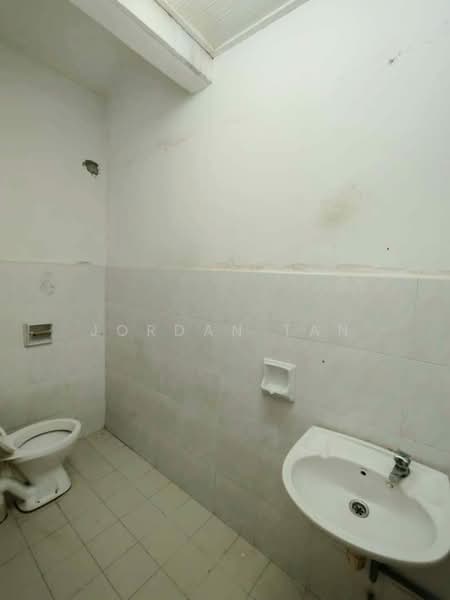 BANDAR PUCHONG JAYA untuk Untuk Dijual - RM 480,000, Feb 2026 - Bathroom - PropertyGuru.com.my